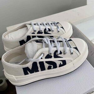BNW Baskets Sneakers canvas platform women sz 6 / 36